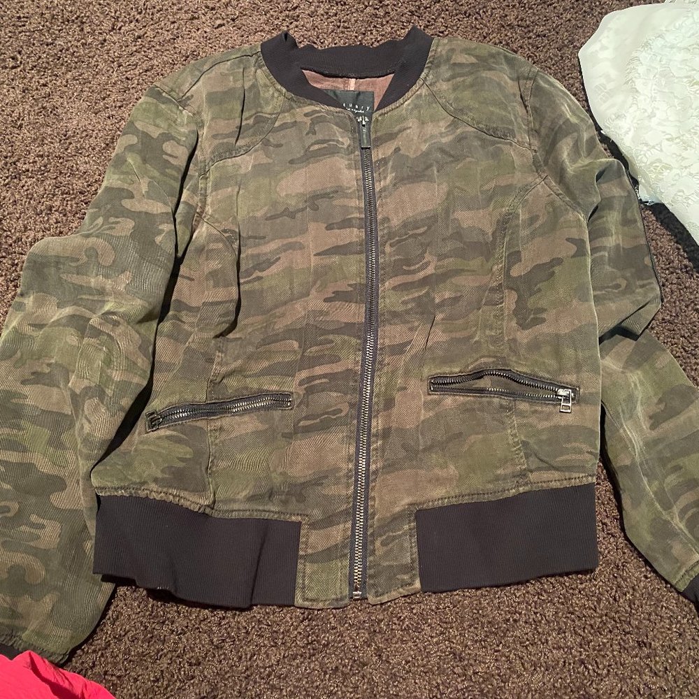 SANCTUARY CAMO JACKET WITH MULTIPLE POCKETS